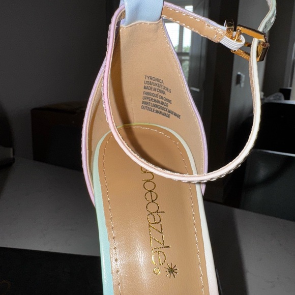 Multi colored stilettos size 8 - Picture 3 of 6